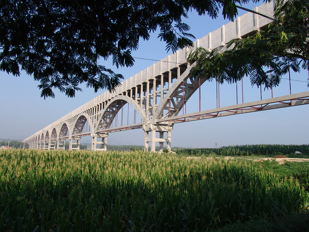 界河渡槽：國內首創大跨度上承式預應力混凝土拉桿拱式渡槽